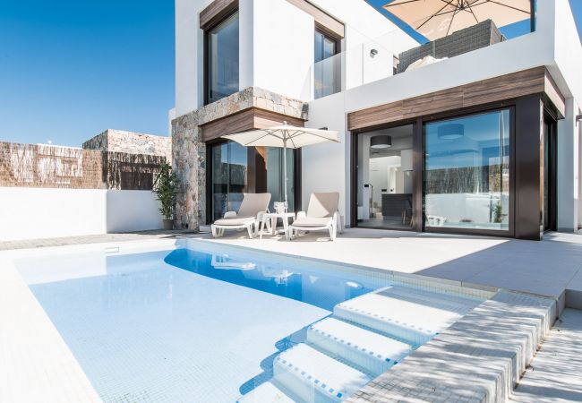 Villa in Algorfa - RENTED! Villa La Finca Golf | Long Term Rental in 