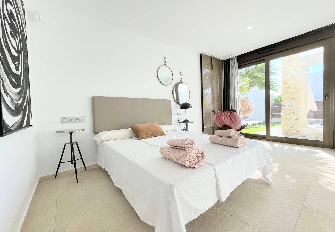 Villa in Orihuela Costa - RESERVED! Villa for Sale in Vistabella Golf