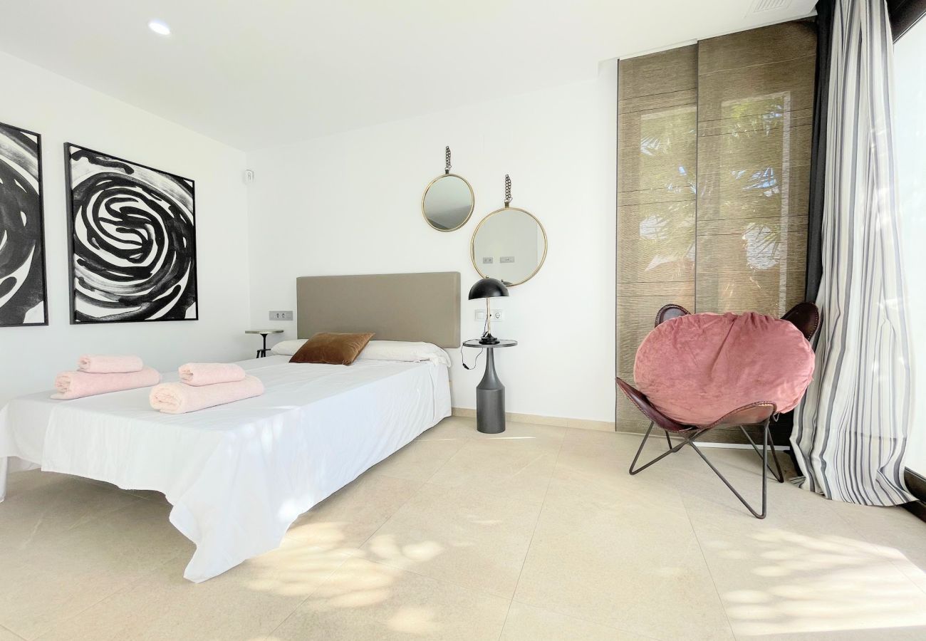 Villa in Orihuela Costa - RESERVED! Villa for Sale in Vistabella Golf