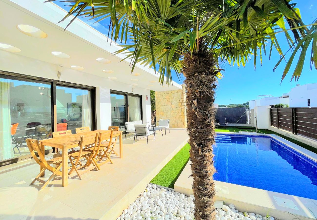 Villa in Orihuela Costa - RESERVED! Villa for Sale in Vistabella Golf