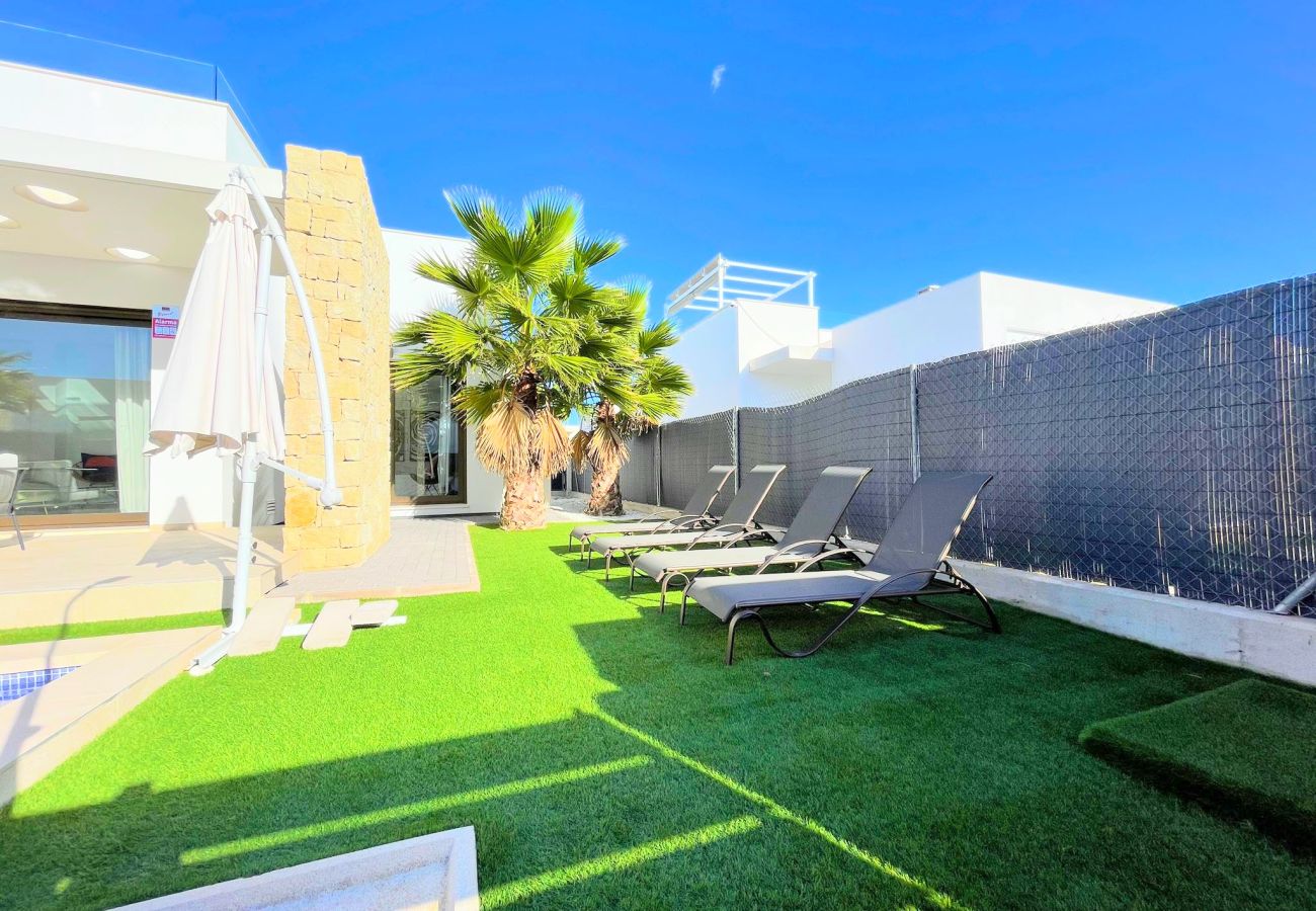 Villa in Orihuela Costa - RESERVED! Villa for Sale in Vistabella Golf