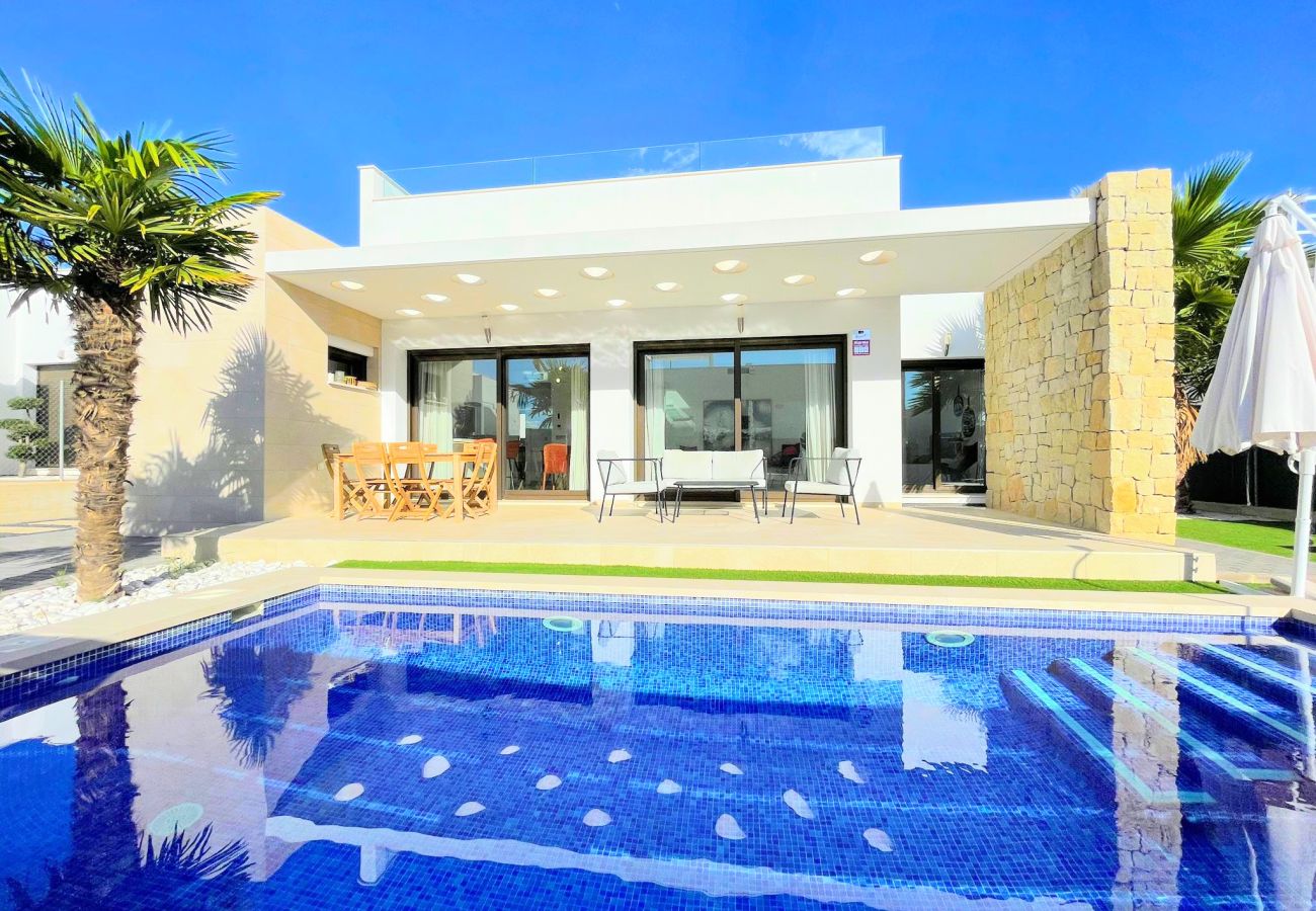 Villa in Orihuela Costa - RESERVED! Villa for Sale in Vistabella Golf