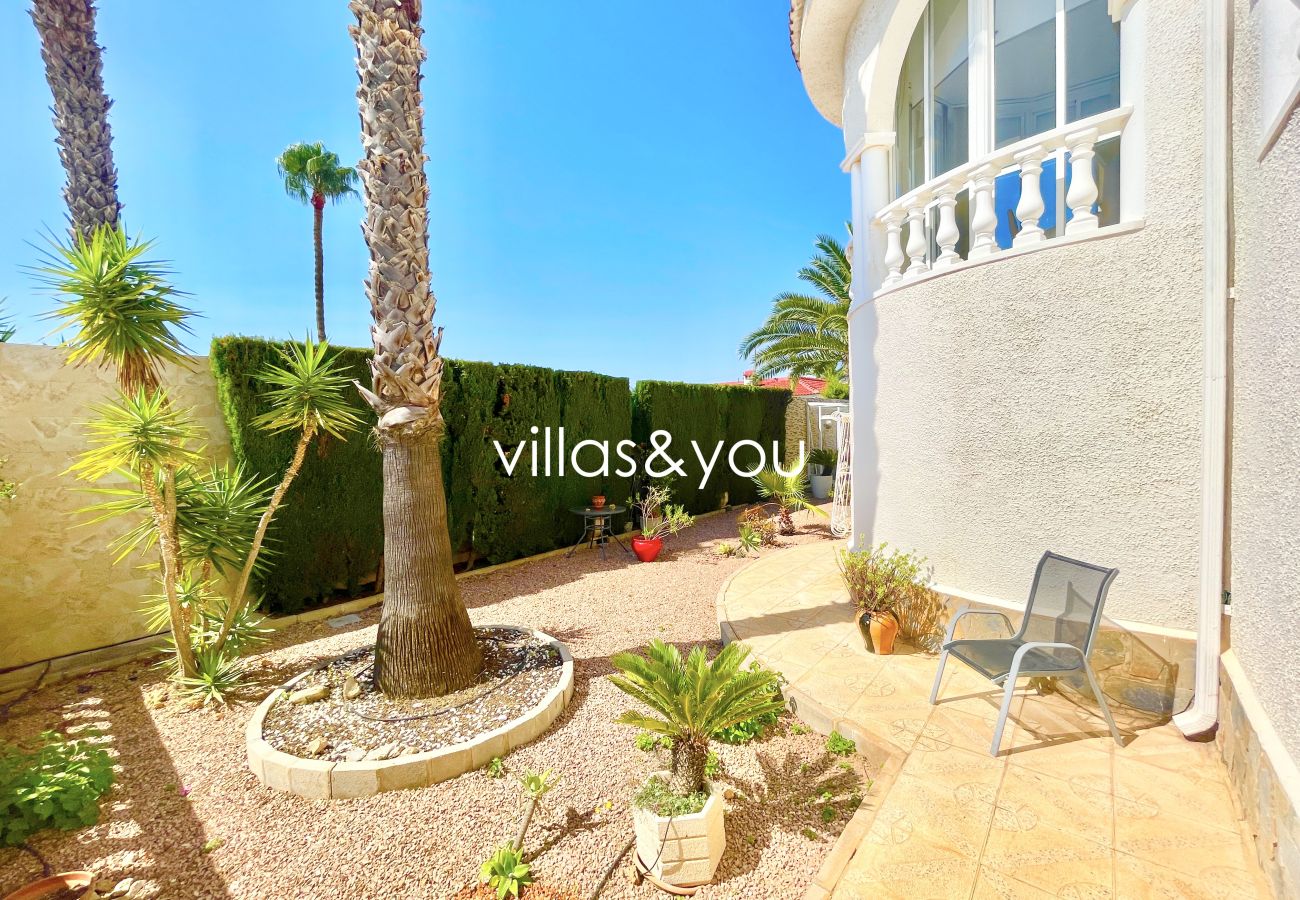 Villa in Ciudad Quesada - Große Villa zum Verkauf in Ciudad Quesada (Ref. Azul)