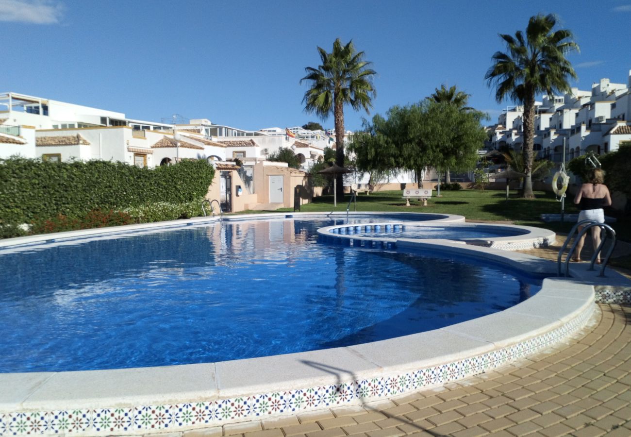 Doppelhaushälfte in San Fulgencio - Quad-Villa zum Verkauf in Urb. La Marina mit Gemeinschaftspool