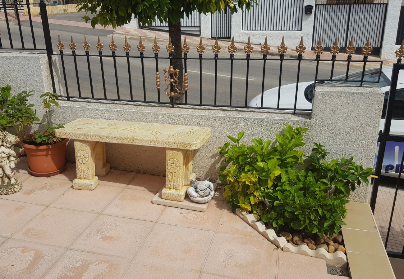 Doppelhaushälfte in San Fulgencio - Quad-Villa zum Verkauf in Urb. La Marina mit Gemeinschaftspool