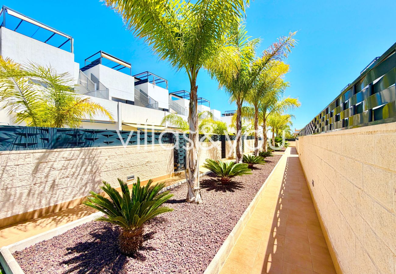 Villa in Ciudad Quesada - Villa Marabu Lagoon Private Jacuzzi by Villas&You