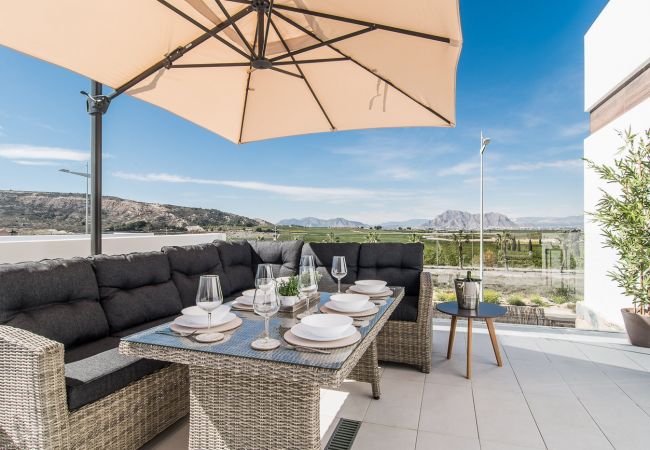 Villa in Algorfa - RENTED! Villa La Finca Golf | Long Term Rental in 
