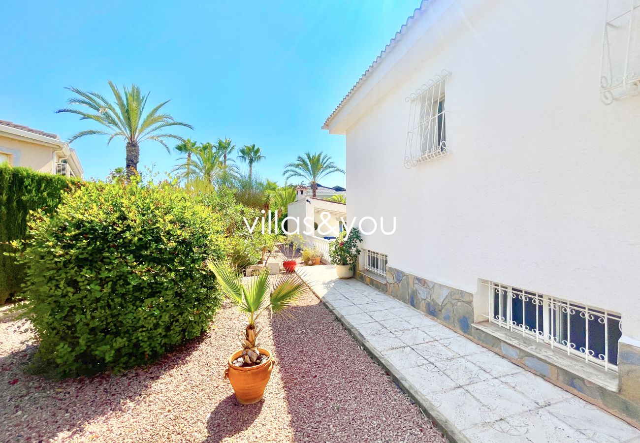 Villa in Ciudad Quesada - Grote villa te koop in Ciudad Quesada (Ref. Azul)