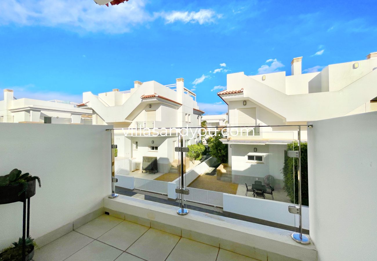 Villa in Ciudad Quesada - Halfvrijstaande villa te koop in Ciudad Quesada (Ref: Villa Allegra)