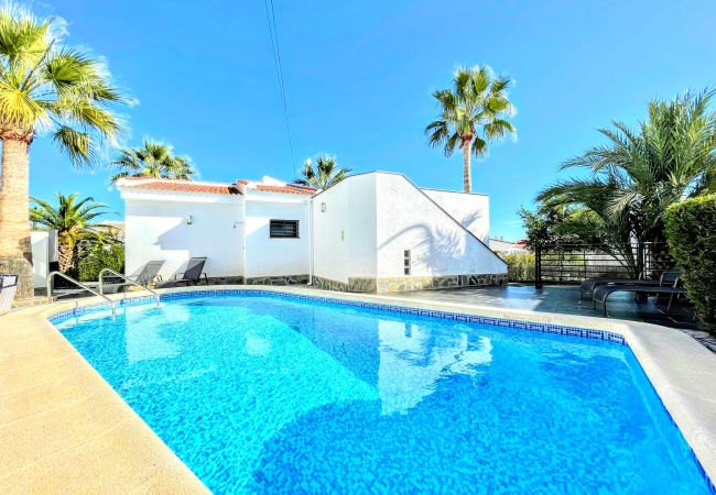 Villa en Ciudad Quesada - Villa Limon | Long Term Winter Rental in Quesada