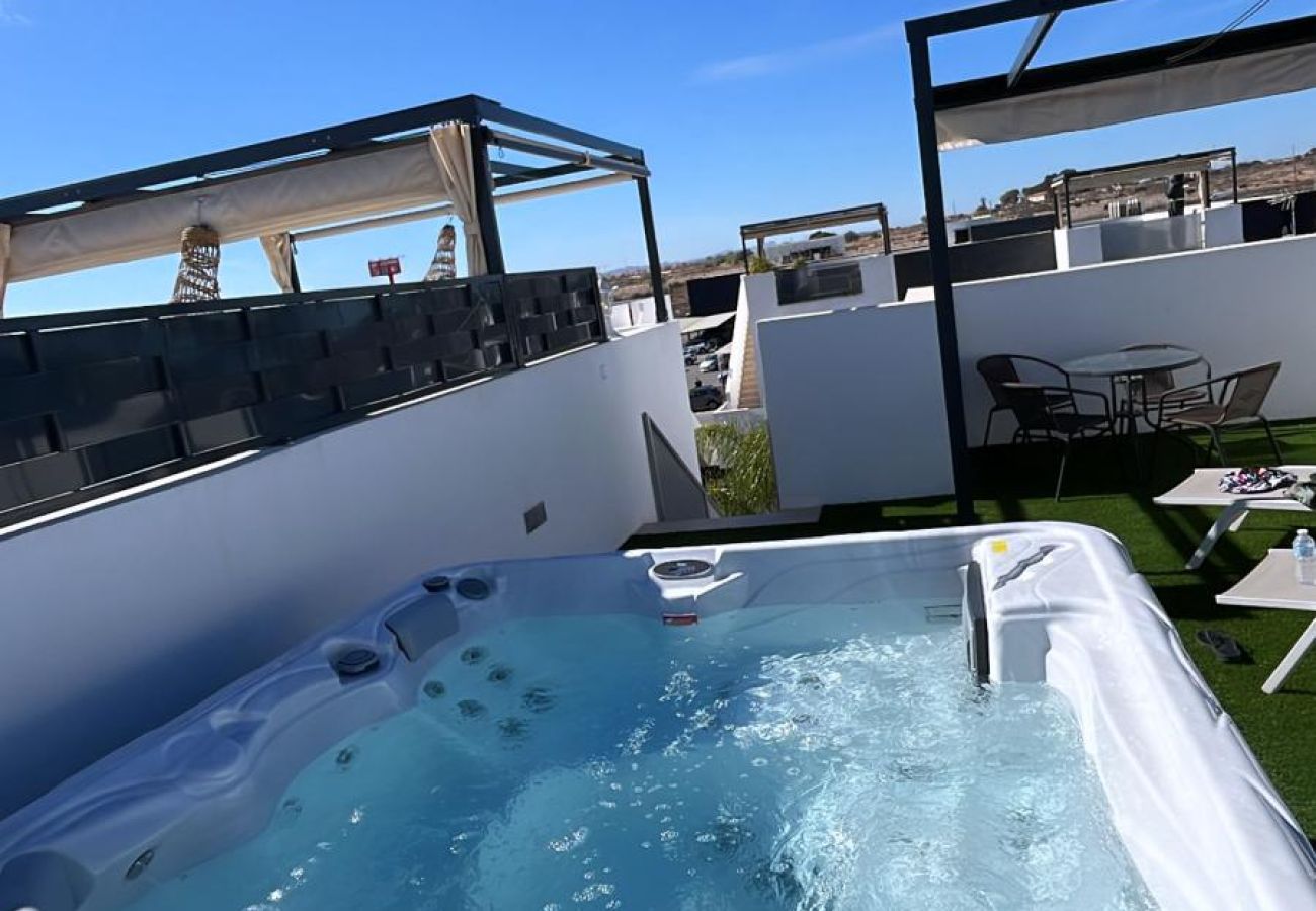 Villa en Ciudad Quesada - Villa Marabu Lagoon Ciudad Quesada by Villas&You