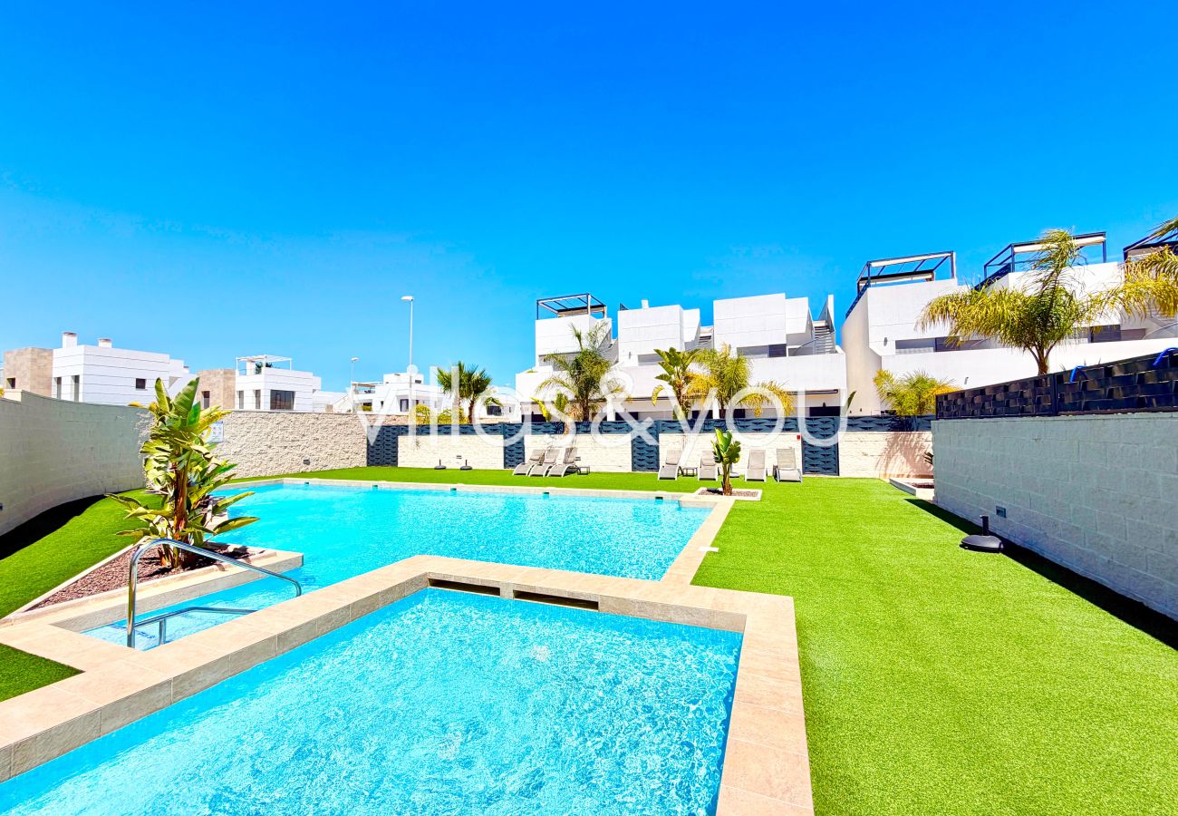 Villa en Ciudad Quesada - Villa Marabu Lagoon Private Jacuzzi by Villas&You