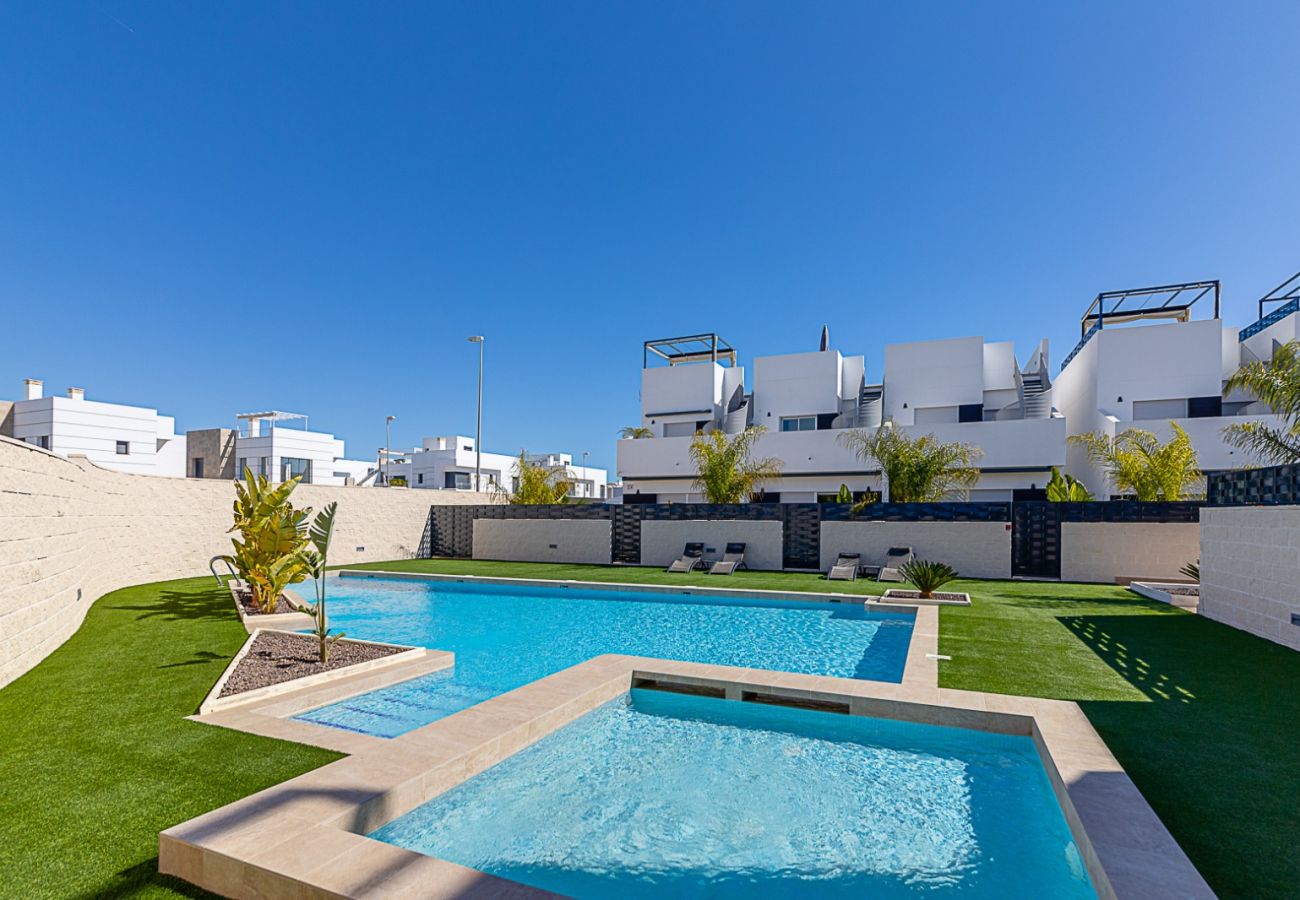 Villa à Ciudad Quesada - Villa Marabu Lagoon Ciudad Quesada by Villas&You