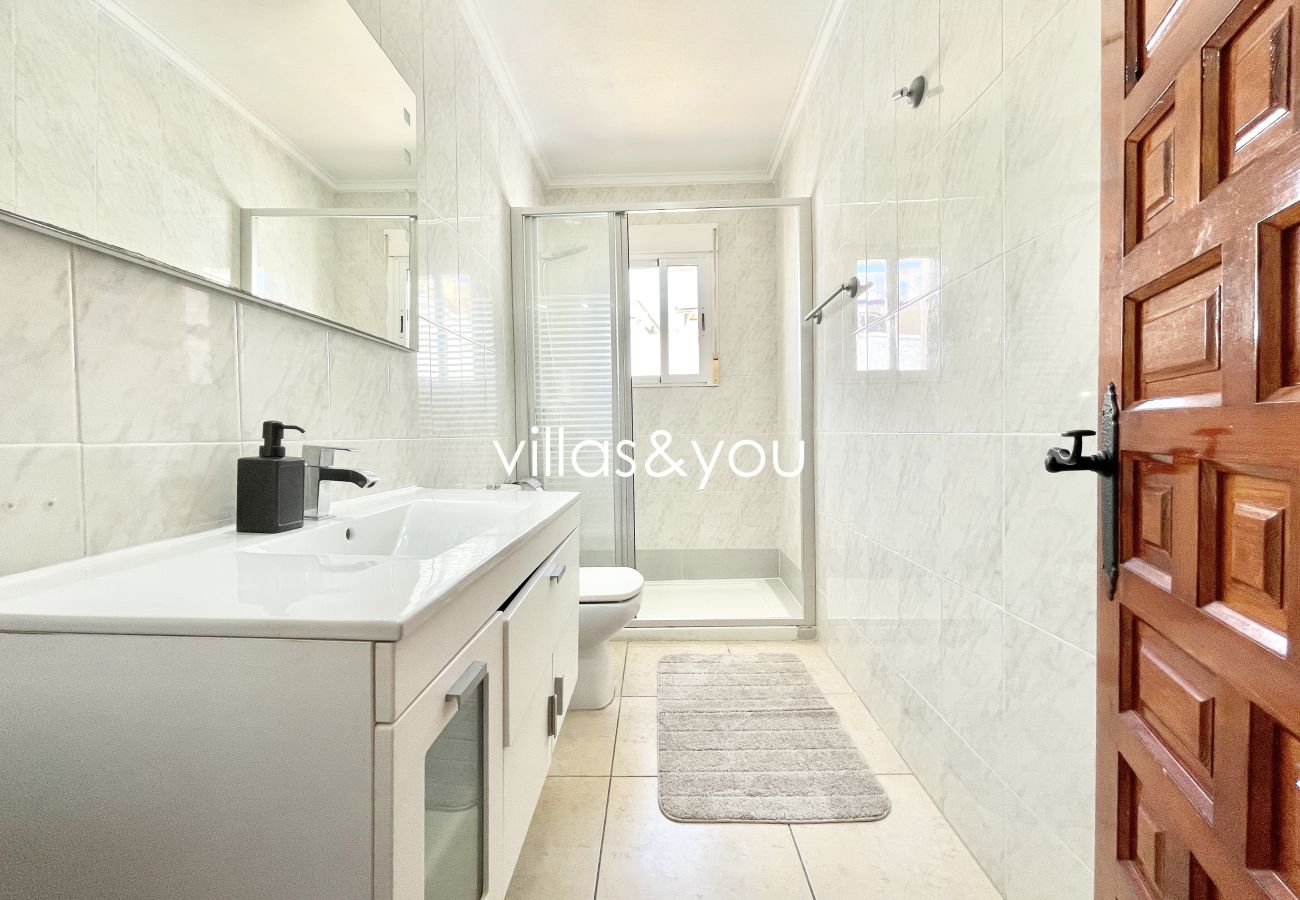 Villa i San Fulgencio - Villa La Marina by Villas&You