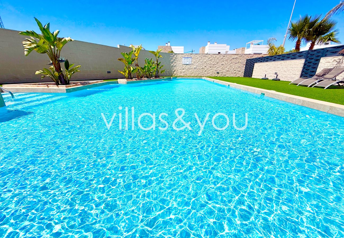 Villa i Ciudad Quesada - Villa Marabu Lagoon Ciudad Quesada by Villas&You